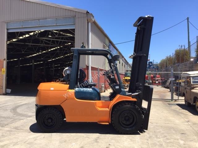 caption Used Toyota 7FG40 LPG forklift