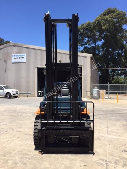 caption Used Toyota 7FG40 LPG forklift