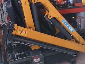 Knuckle boom crane - picture0' - Click to enlarge