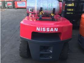 Nissan PJ02A30 3000mm Lift 3 Ton Refurbished  - picture1' - Click to enlarge