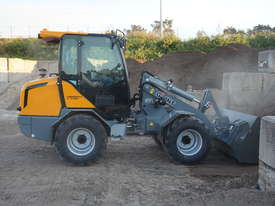 GIANT V 6004 X-TRA NEW ARTICULATED  MINI LOADER - picture0' - Click to enlarge