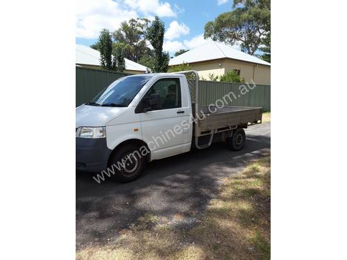 Ute for sale with large 2.8m tray and rebuilt gearbox in August 2016. 