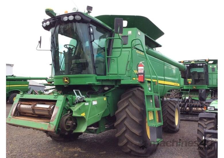 caption John Deere 9870 STS Header(Combine) Harvester/Header