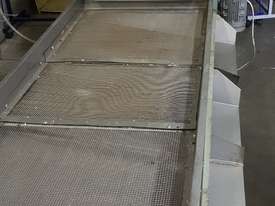 Nut cutter/screening machine - picture0' - Click to enlarge