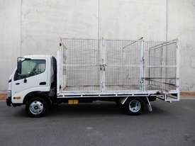 Hino Dutro Cab chassis Truck - picture0' - Click to enlarge