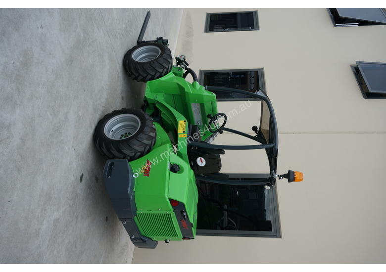 caption Avant 745 Articulated Loader W/ Log grab