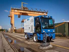 Macroclean M60 Street Sweeper - picture0' - Click to enlarge