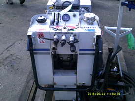 G-18 18hp V2 hydraulic power pack 5 and 10 GPM at 2200psi , 99 hrs , - picture1' - Click to enlarge