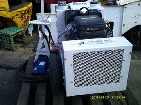 G-18 18hp V2 hydraulic power pack 5 and 10 GPM at 2200psi , 99 hrs , - picture2' - Click to enlarge