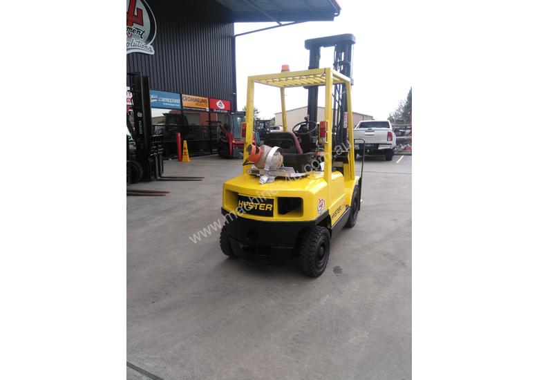 caption HYSTER H2.50XM 2.5T GAS FORKLIFT