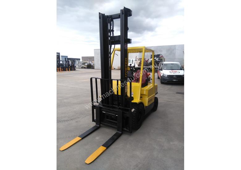 caption HYSTER H2.50XM 2.5T GAS FORKLIFT