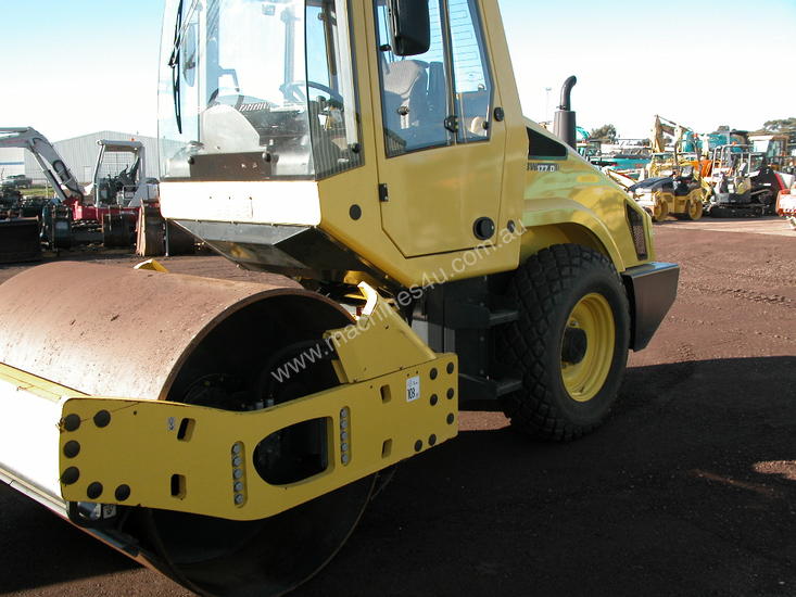 caption BOMAG BW177 VIBRATING SMOOTH DRUM ROLLER