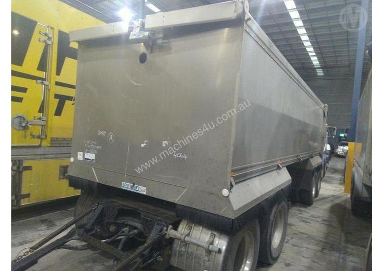 caption Sloanebuilt 4-adt