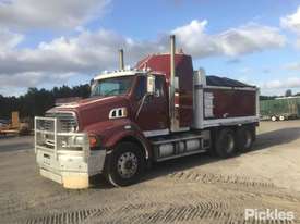 2006 Sterling LT9500 HX - picture2' - Click to enlarge