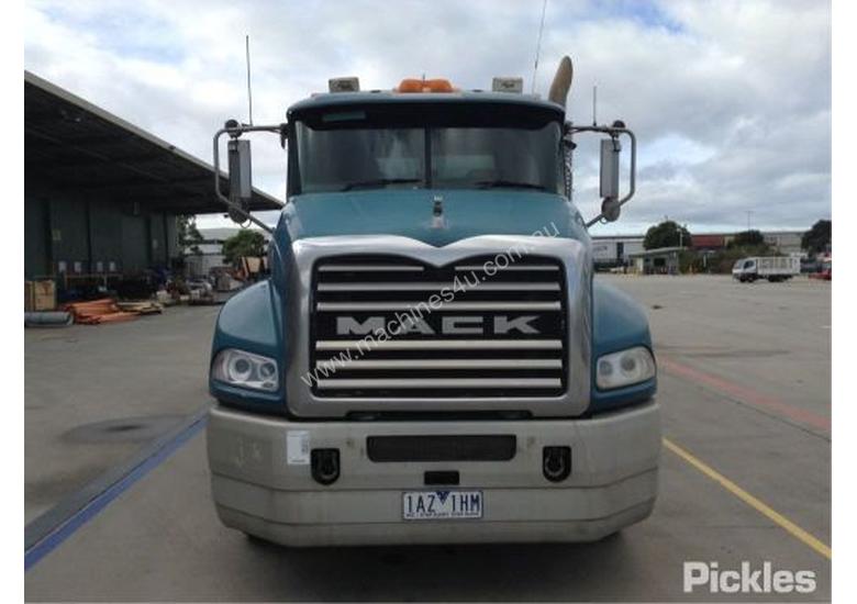 caption 2014 Mack CMMR Granite