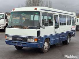 1990 Toyota Coaster 30 Series - picture2' - Click to enlarge