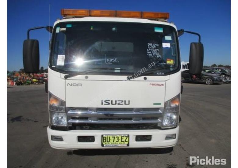 caption 2013 Isuzu NQR