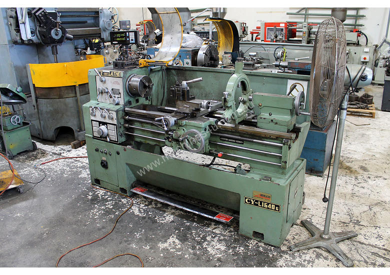 caption CY-L1640G Centre Lathe