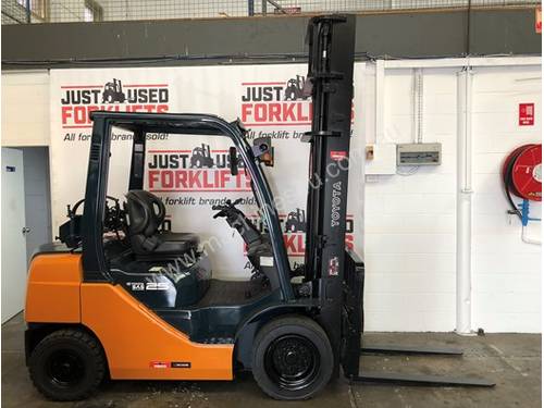TOYOTA FORKLIFTS 32-8FG25 DELUXE