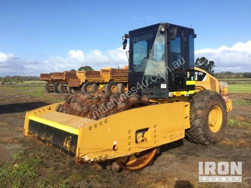 2013 Cat CP76 Vibratory Compactor