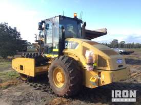 2013 Cat CP76 Vibratory Compactor - picture1' - Click to enlarge