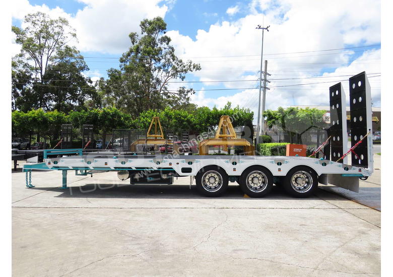 caption ELITE Tri Axle Custom Tag Trailer Kobelco Blue ATTTAG
