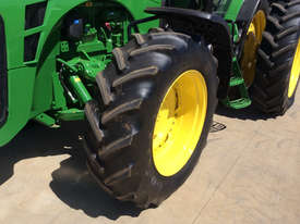 John Deere  FWA/4WD Tractor - picture0' - Click to enlarge