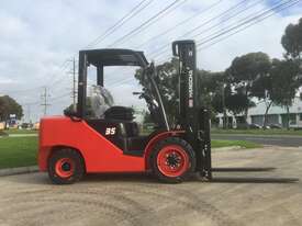 Brand New HangCha 3.5 Tonne  XF Series Diesel  Yanmar Forklift - picture0' - Click to enlarge