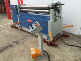 Be Quick - $3000 Off Showroom 1600mm x 4mm Single Pinch Power Curving Roller - picture0' - Click to enlarge