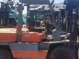 Used 4.5T Toyota Diesel Forklift - picture0' - Click to enlarge