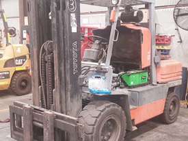 Used 4.5T Toyota Diesel Forklift - picture2' - Click to enlarge