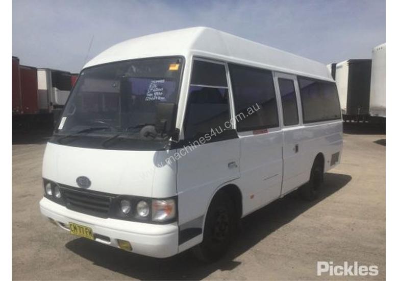 caption 2001 Kia Combi