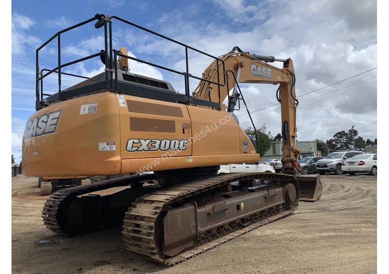 caption CASE CX300C 2012