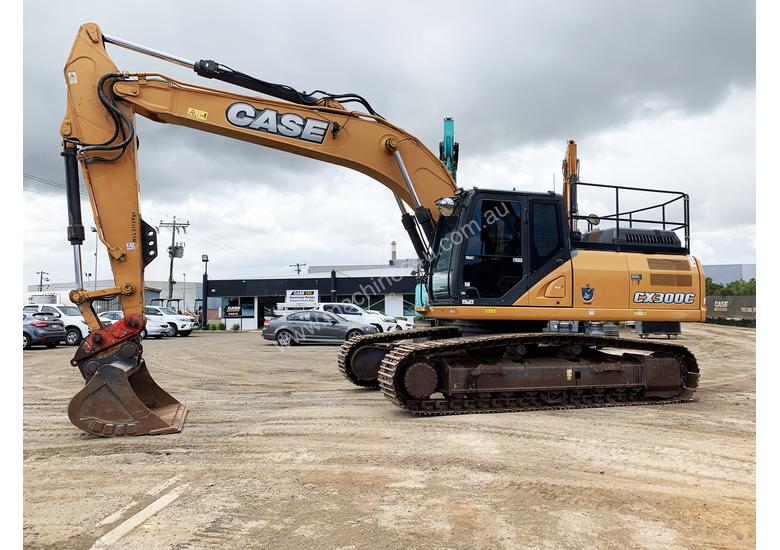 caption CASE CX300C 2012
