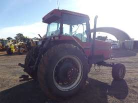 Case IH 7120 Magnum Tractor - picture2' - Click to enlarge