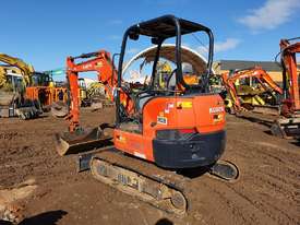 KUBOTA U35-4 EXCAVATOR WITH LOW 450 HOURS, HITCH AND BUCKETS - picture1' - Click to enlarge