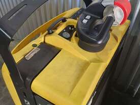 Hyster Ride On Pallet Truck - 2 Tonne - picture2' - Click to enlarge