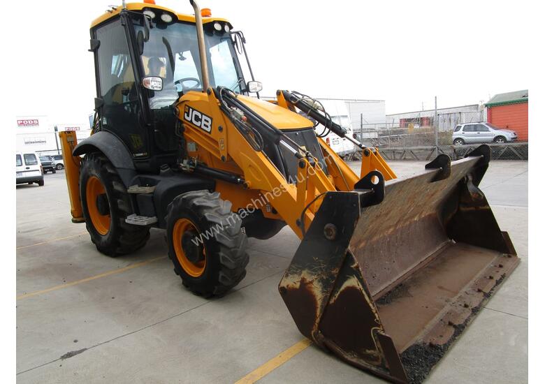 caption 2015 JCB 3CX