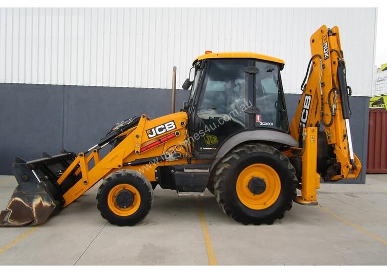 caption 2015 JCB 3CX