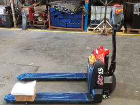1500k/g Lithium Battery Pallet Trucks - picture2' - Click to enlarge