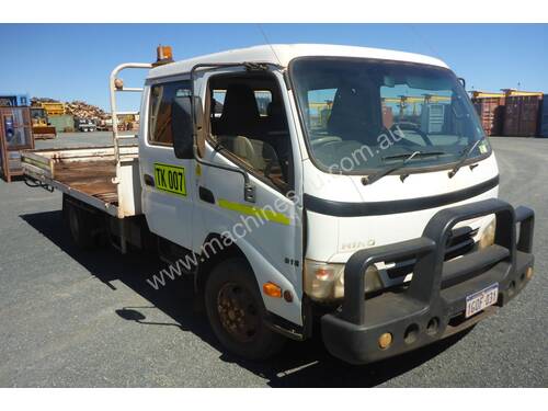 Hino 2009 300 Crew Cab Cab Chassis Truck