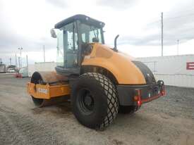 Case 1110EX-D Single Smooth Drum Roller - picture0' - Click to enlarge