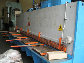 Precision 4 metre x 6.5mm Hydraulic Guillotine - picture0' - Click to enlarge
