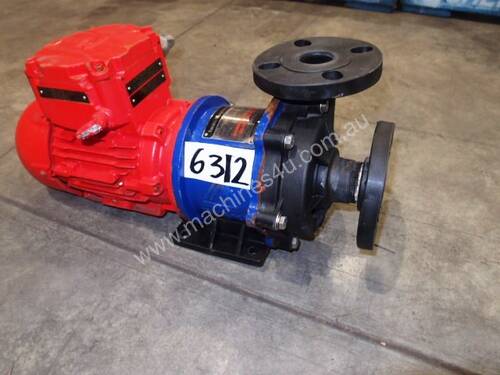 Magnetic Drive Chemical Transfer Pump, IN/OUT: 38mm Dia, 150Lt/min