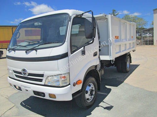 Hino 617 - 300 Series Tipper Truck