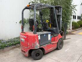 2.0T Battery Electric 4 Wheel Forklift - picture2' - Click to enlarge