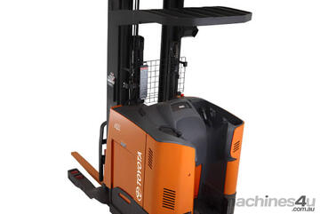 Toyota 7000 Series Reach Forklift