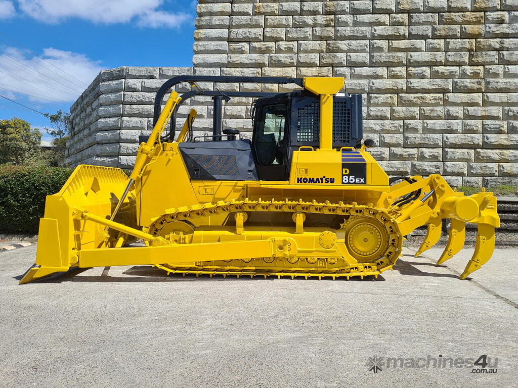 Used komatsu Komatsu D85EX-15E0 dozer Stock No 89670 D85 D85EX-15 ...