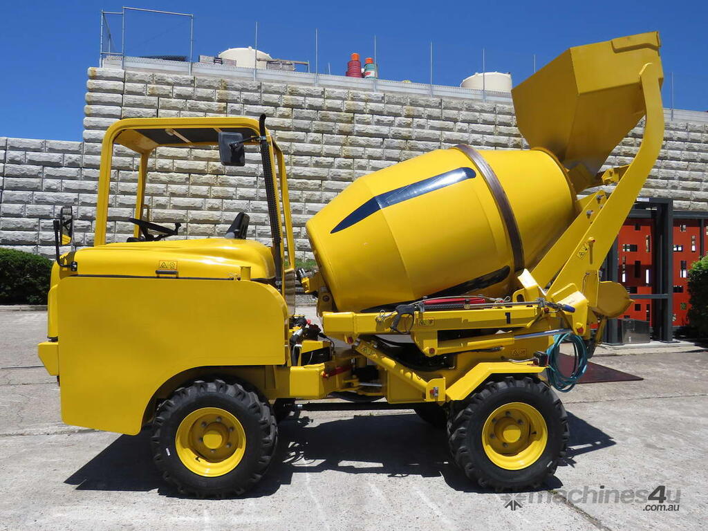Used 2012 fiori 2012 Fiori DB 110Y Self loading Concrete cement mixer