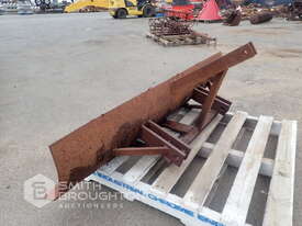 3 POINT LINKAGE GRADER BLADE - picture2' - Click to enlarge